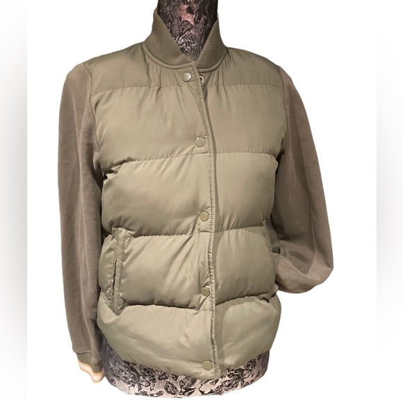 Abercrombie & Fitch - Women’s Puffer Jacket - Picture 2 of 13